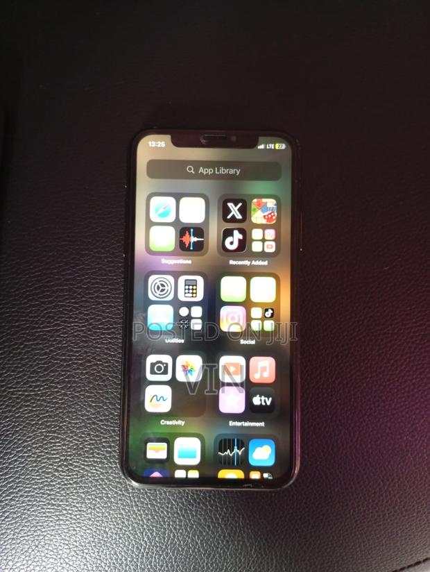 Apple iPhone X 64 GB Black - thumbnail 3