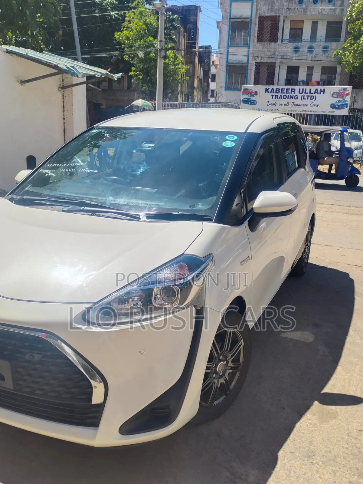 Toyota Sienta 2020 White
