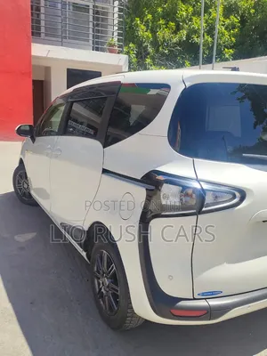 Toyota Sienta 2020 White