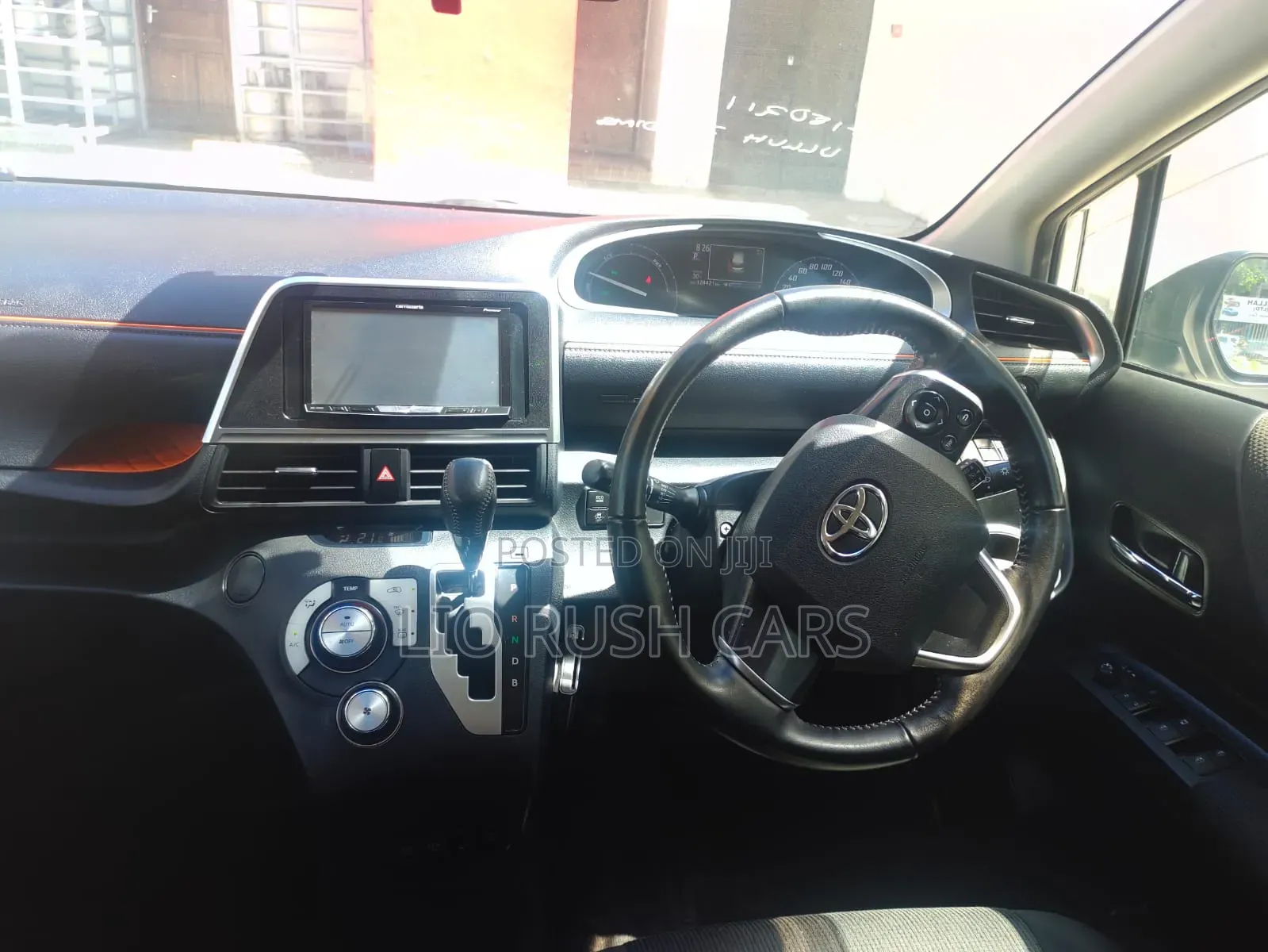 Toyota Sienta 2020 White