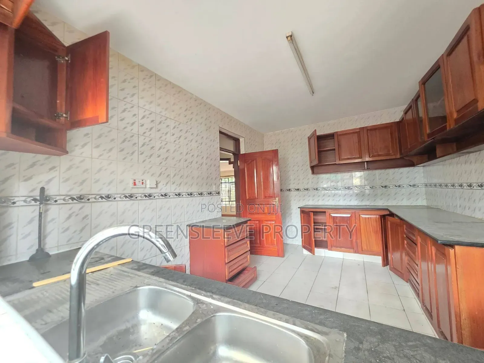 5bdrm House in Livingston, Muthangari for rent