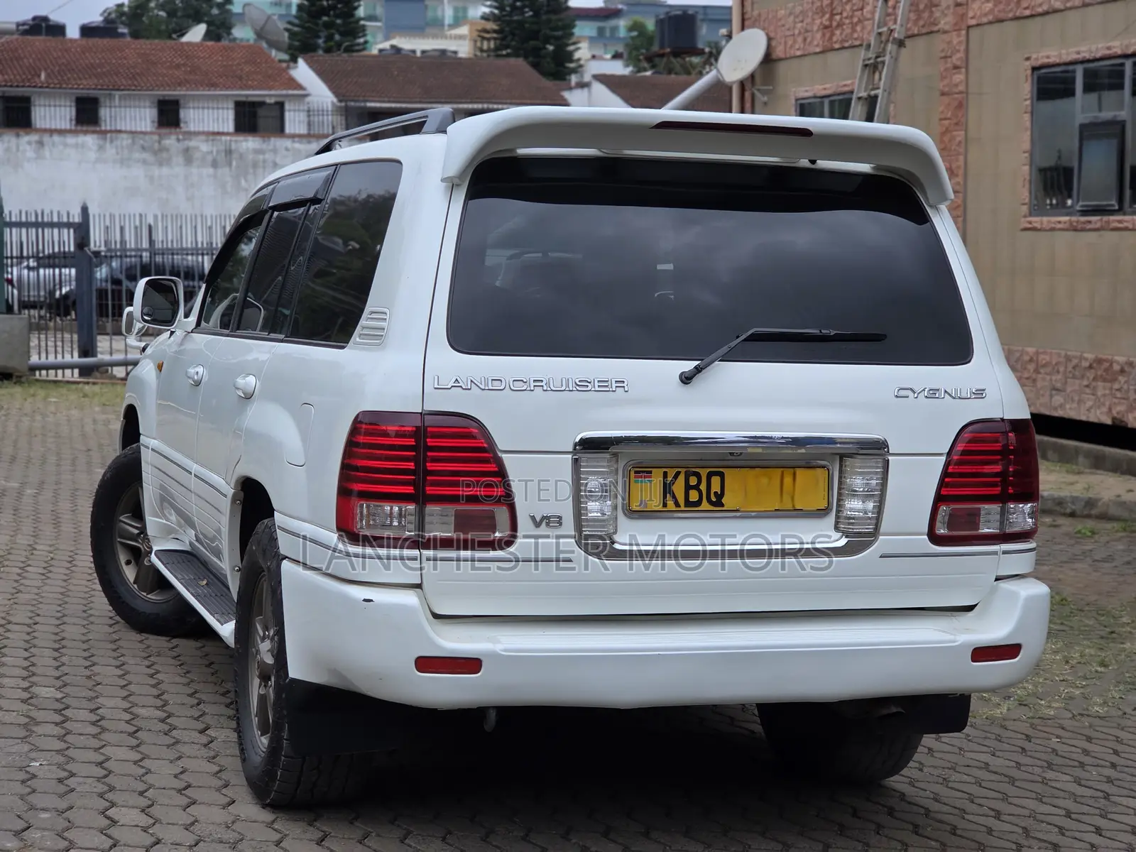 Toyota Land Cruiser Cygnus 4.7 2005 White