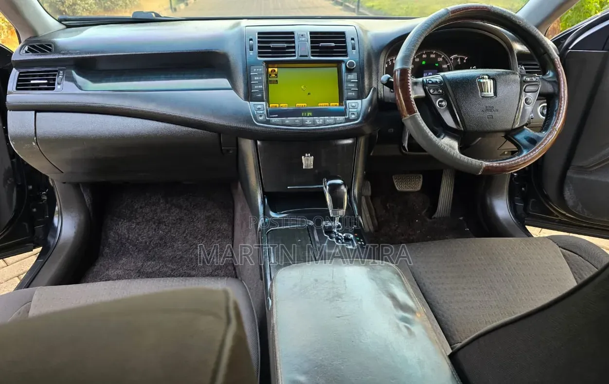 Toyota Crown 2009 Black
