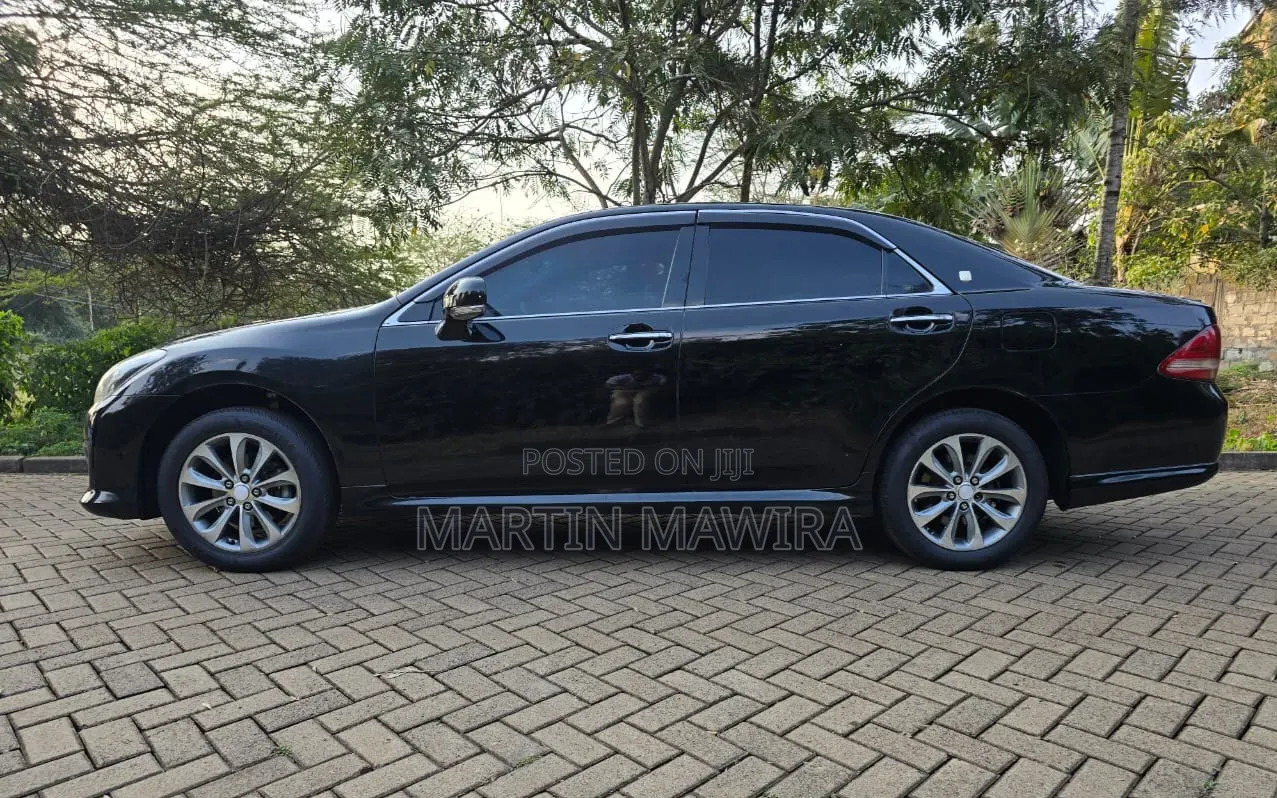 Toyota Crown 2009 Black