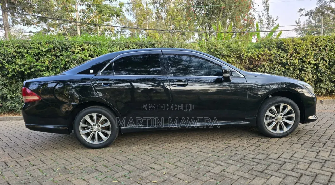 Toyota Crown 2009 Black