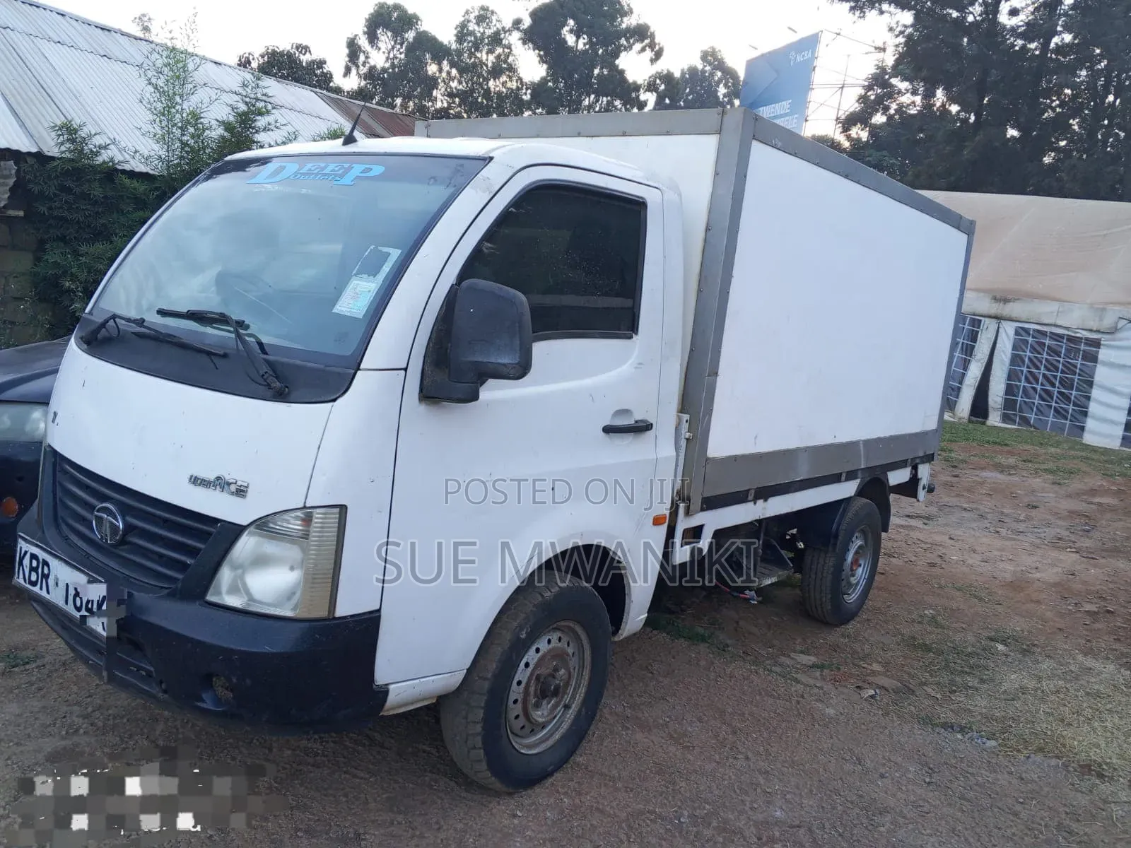 Tata LP 2011 White