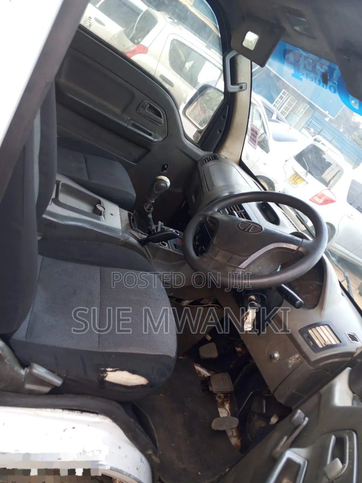 Tata LP 2011 White