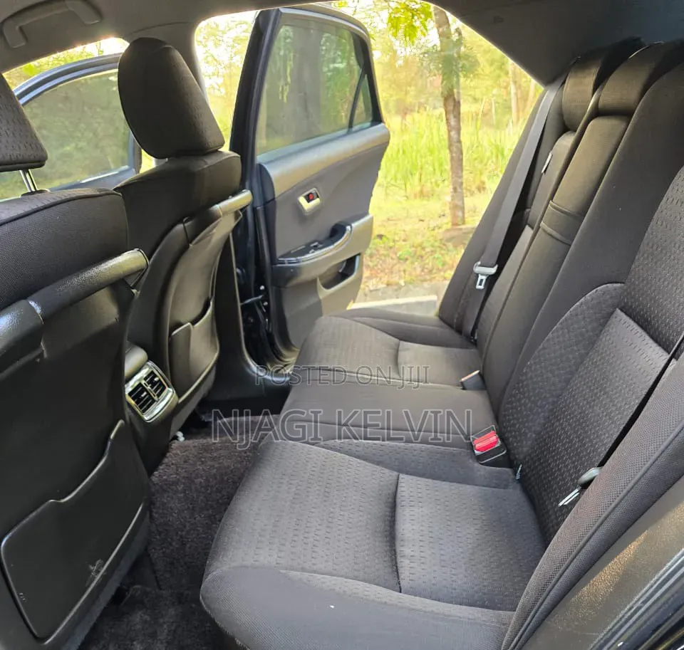 Toyota Crown 2009 Black