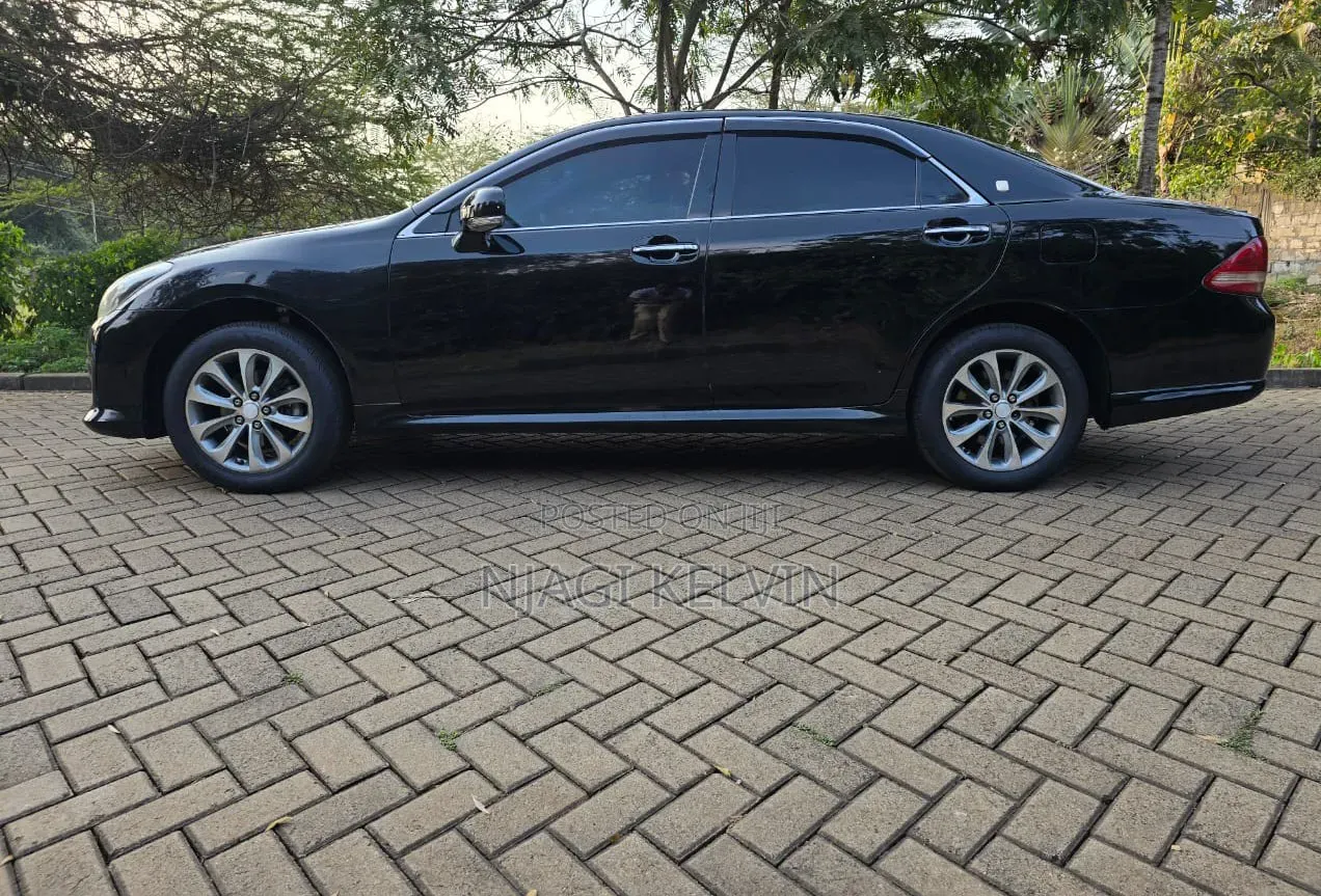 Toyota Crown 2009 Black