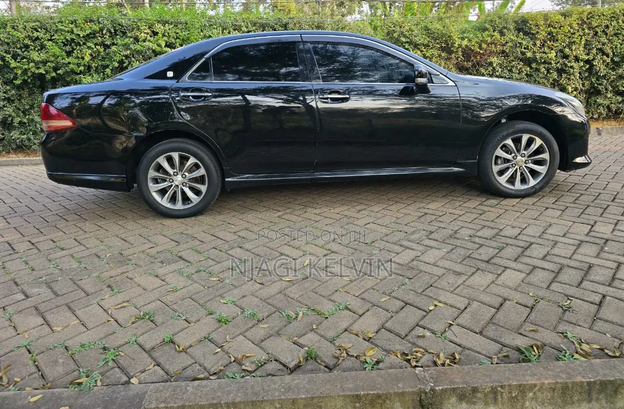 Toyota Crown 2009 Black