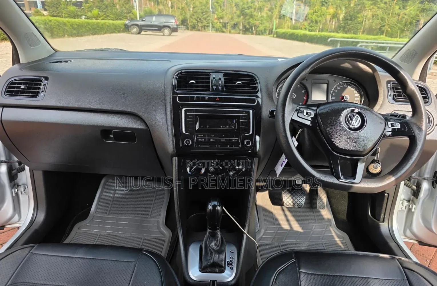 Volkswagen Polo 2019 Silver