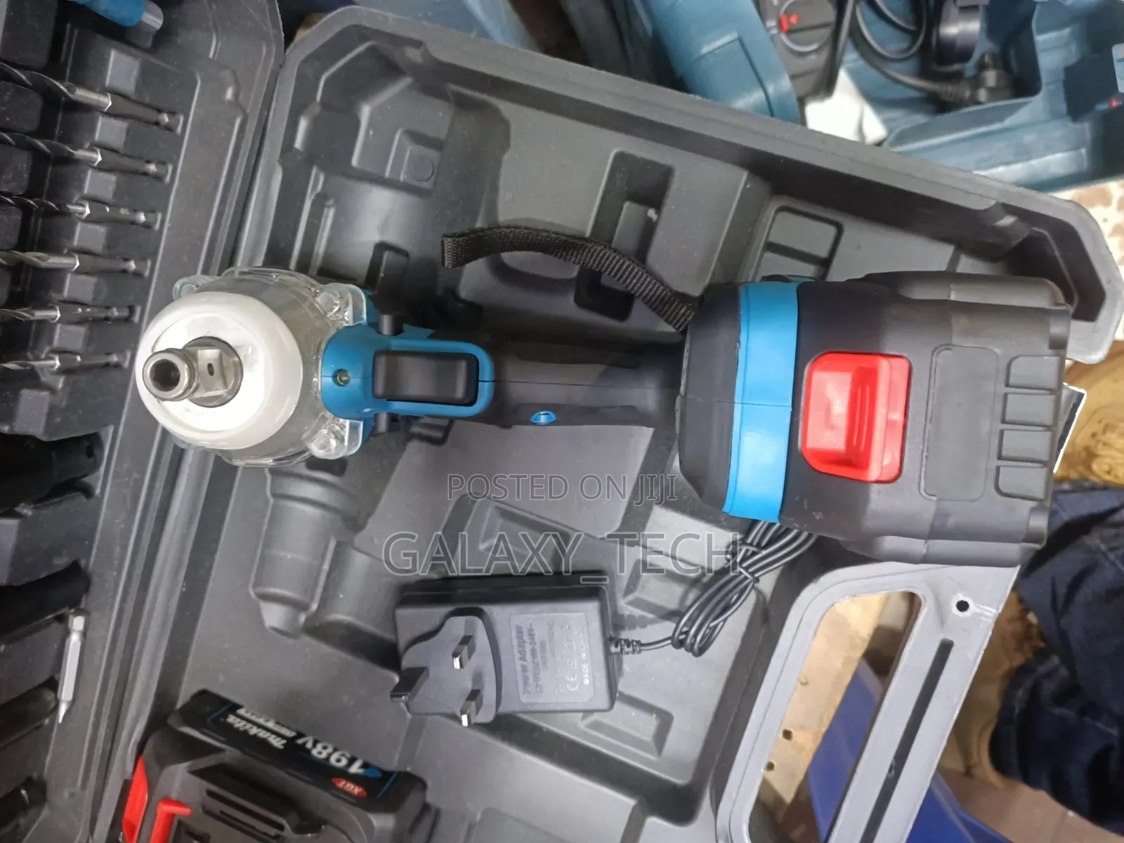 Makita Cordless Impact Wrench Tool Kit(198V)