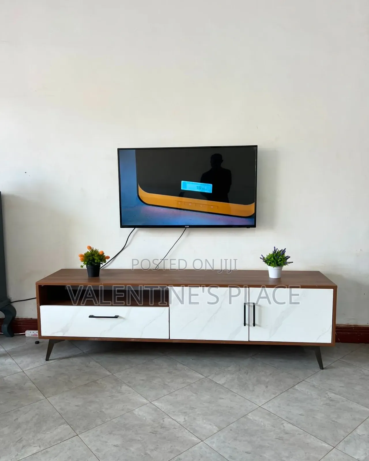 5FT Wooden TV Stand – Modern Design With Storage