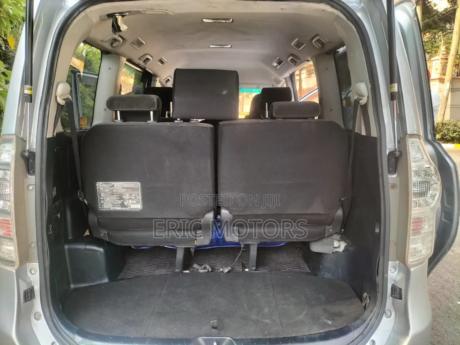 Toyota Voxy 2013 Silver