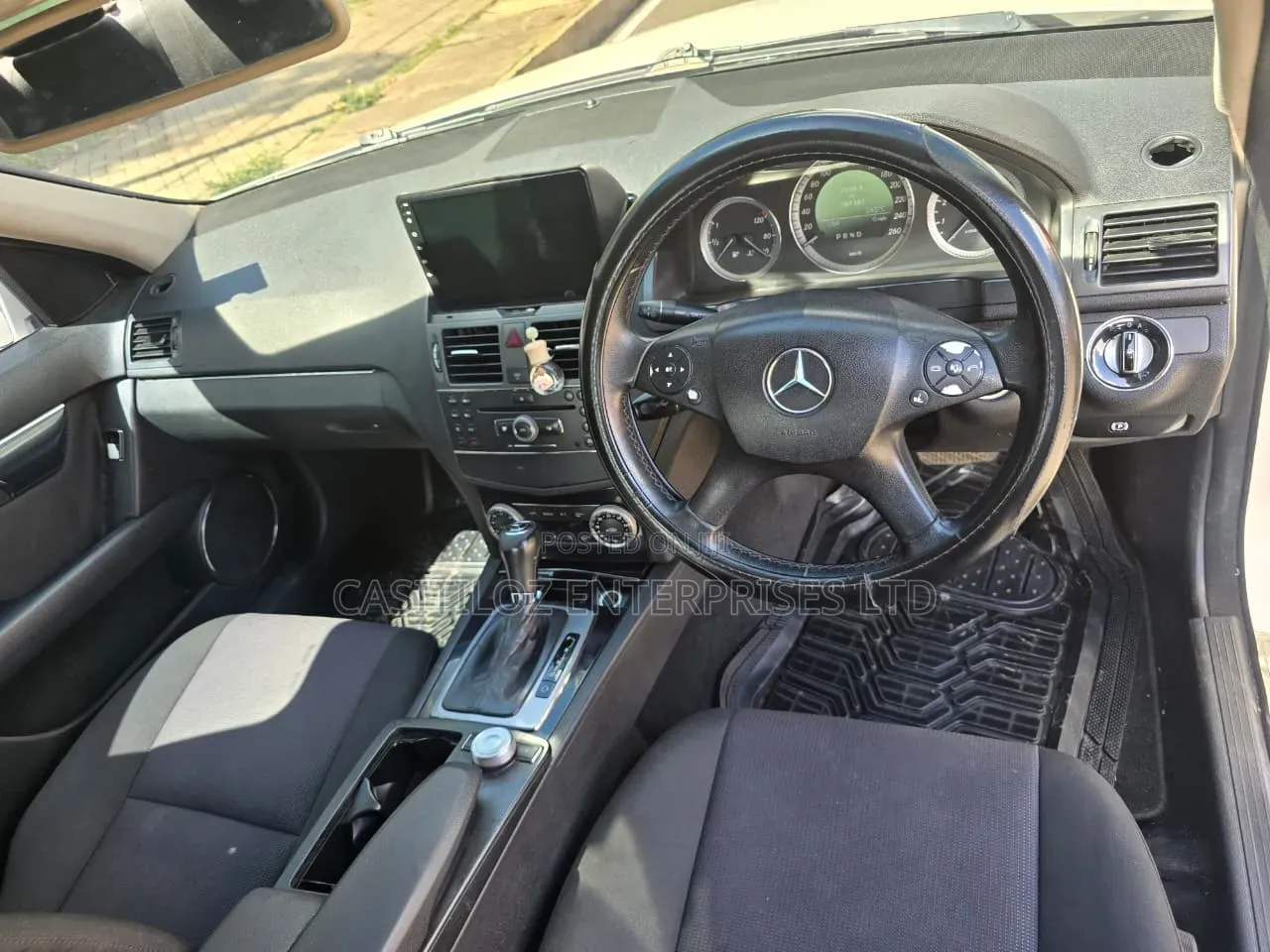 Mercedes-Benz C200 2011 White