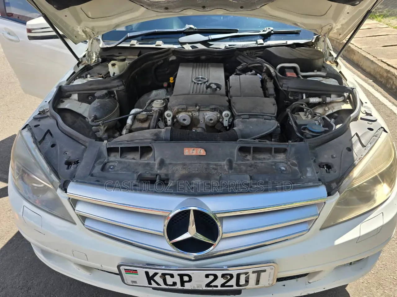 Mercedes-Benz C200 2011 White