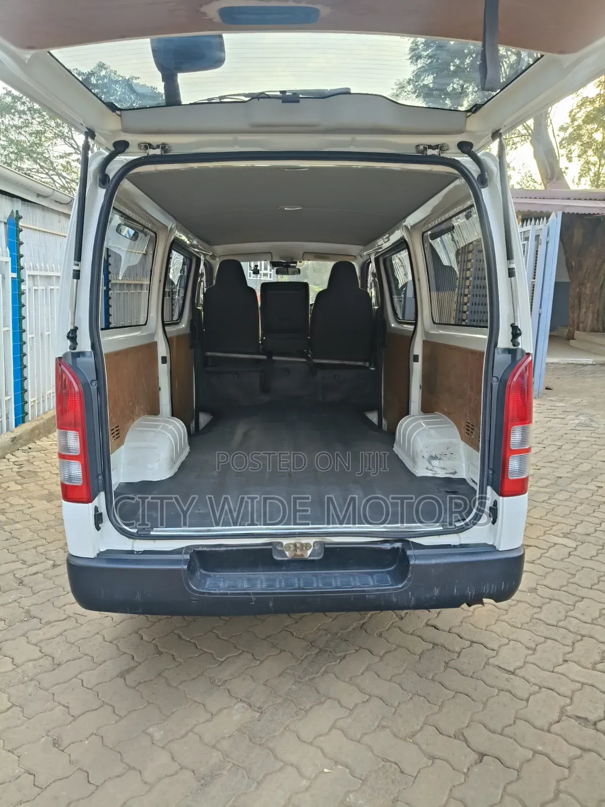 Toyota HiAce 2020 White