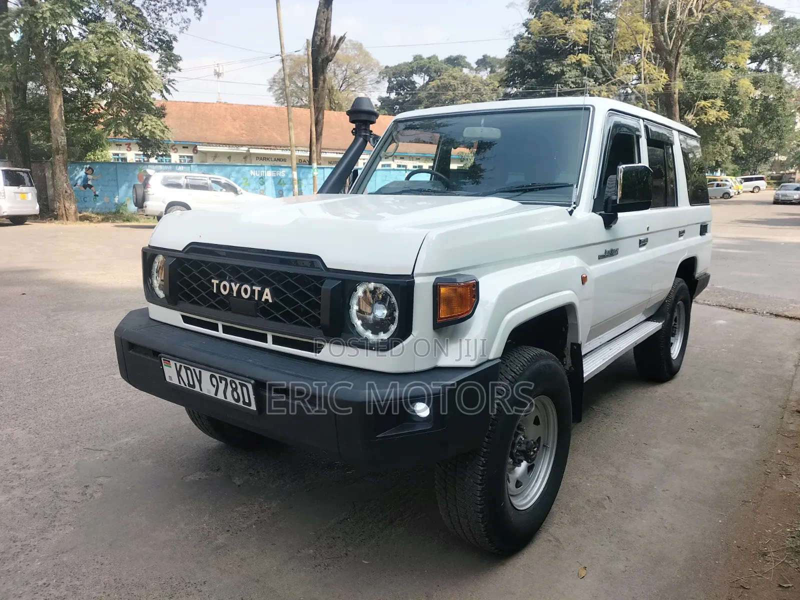 Toyota Land Cruiser 2008 White