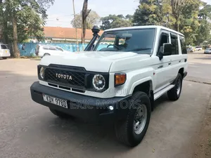 Toyota Land Cruiser 2008 White