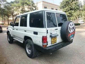 Toyota Land Cruiser 2008 White