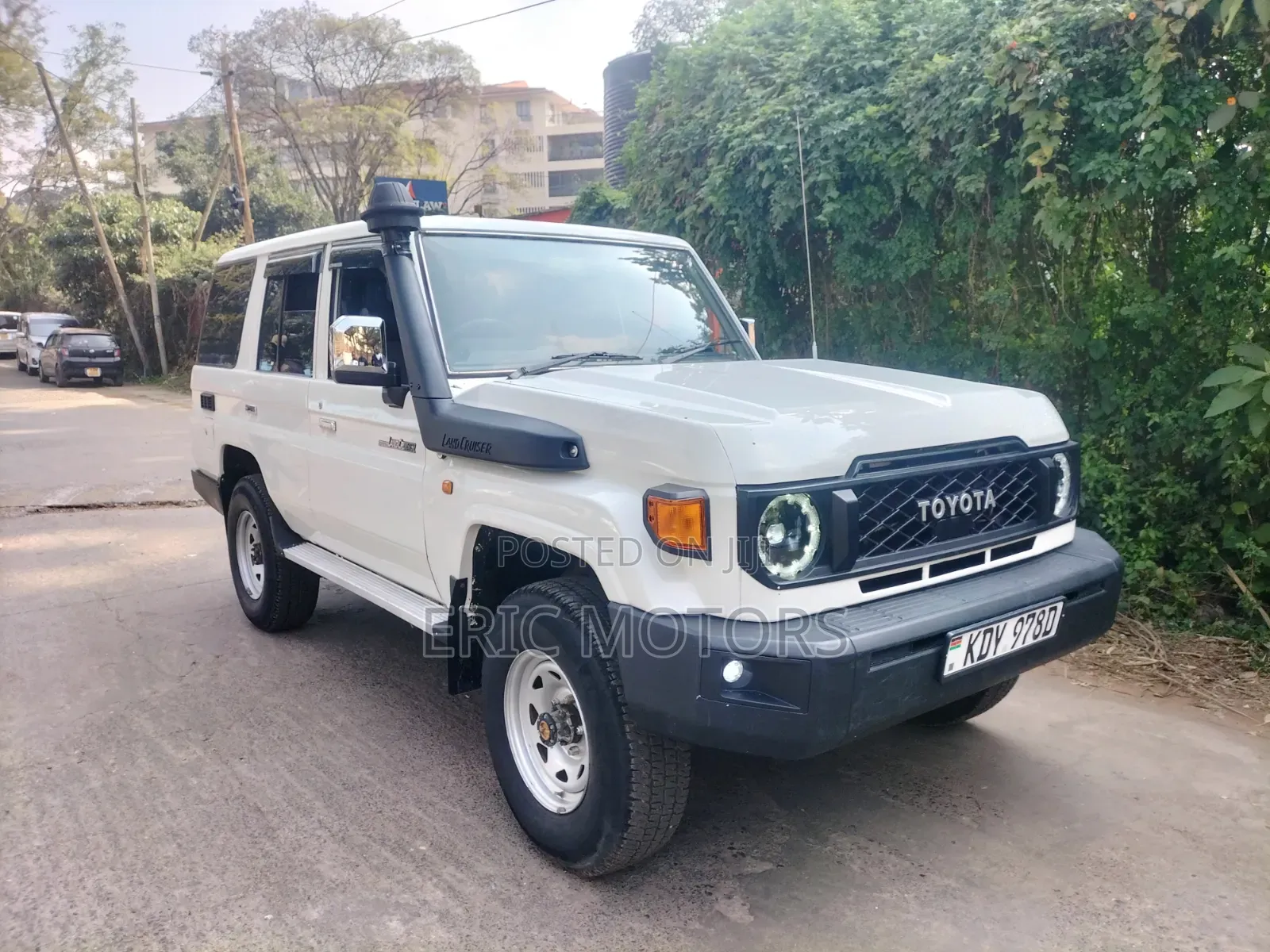Toyota Land Cruiser 2008 White