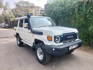 Toyota Land Cruiser 2008 White