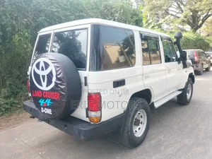 Toyota Land Cruiser 2008 White