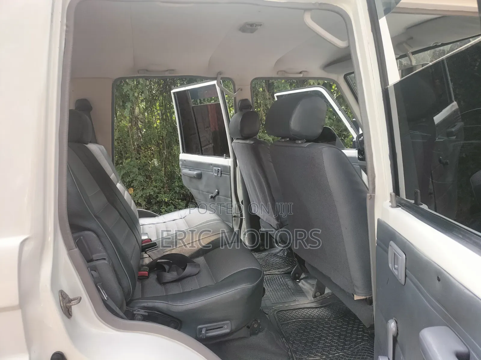 Toyota Land Cruiser 2008 White