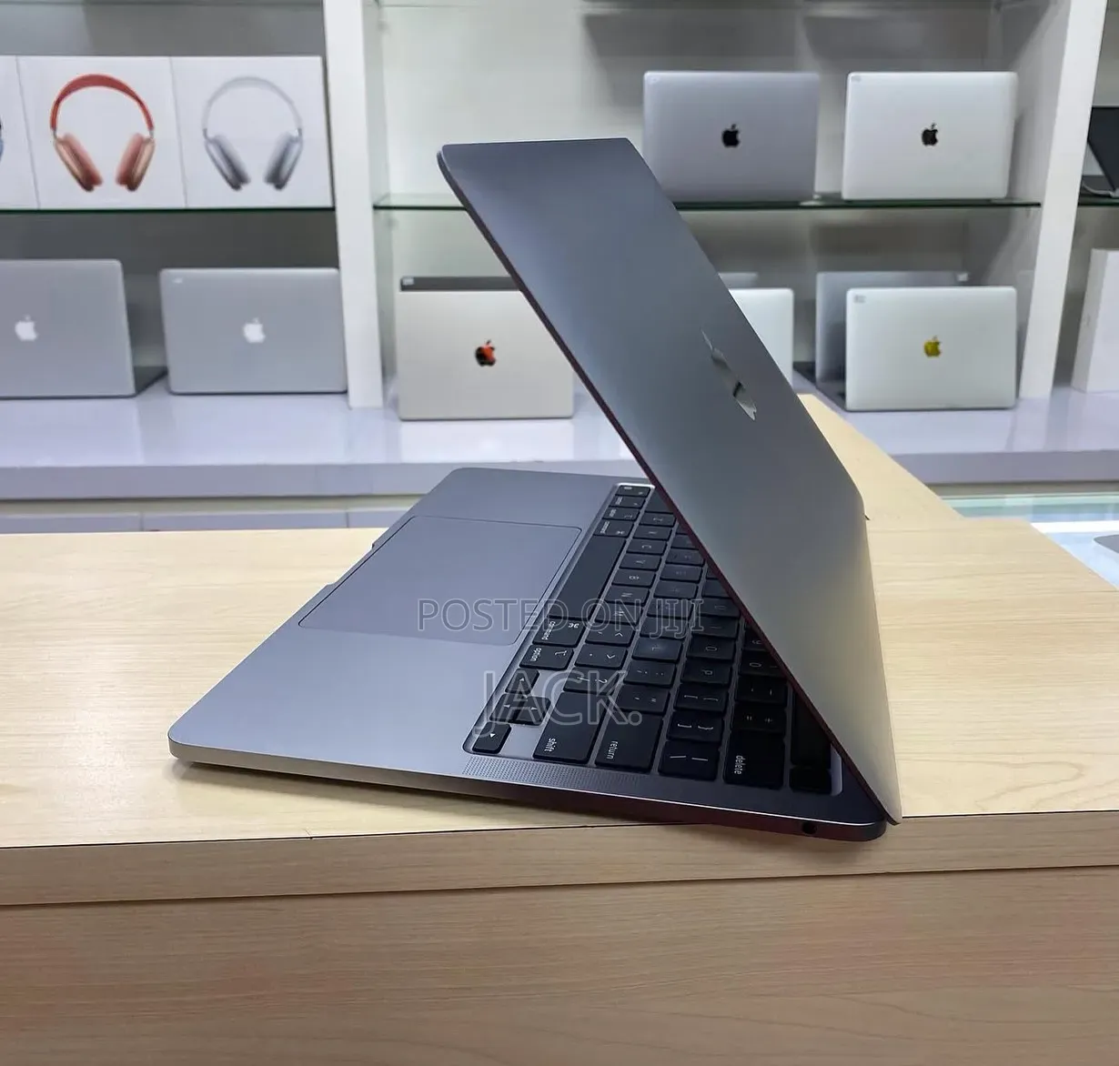 Laptop Apple MacBook Pro 2022 M2 24GB Apple M2 SSD 1T