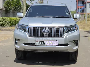 Toyota Land Cruiser Prado 2017 Silver
