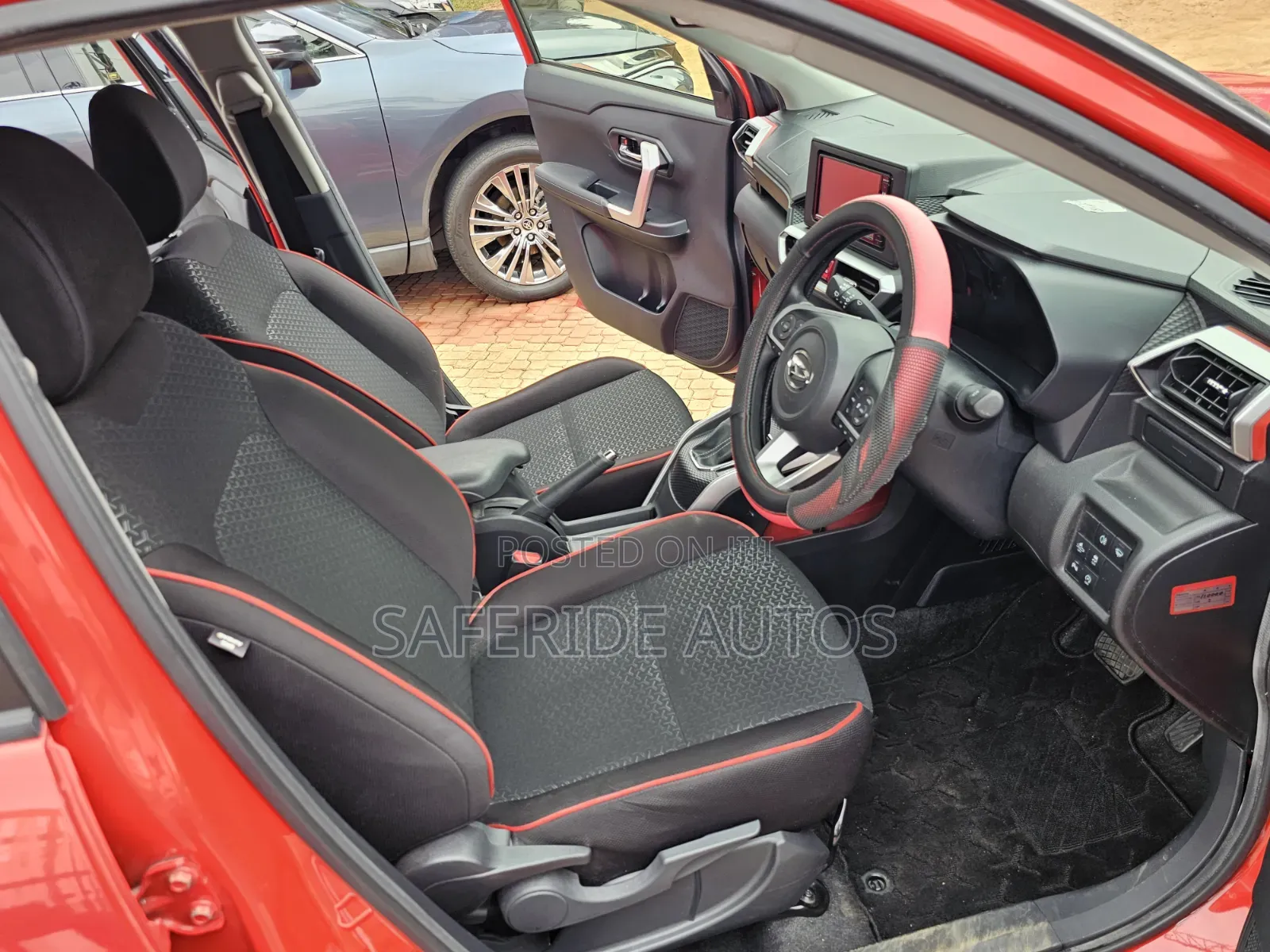 Daihatsu Rocky 2020 Red