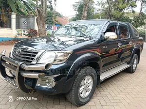 Toyota Hilux 2012 Green