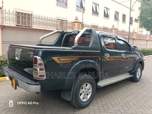 Toyota Hilux 2012 Green