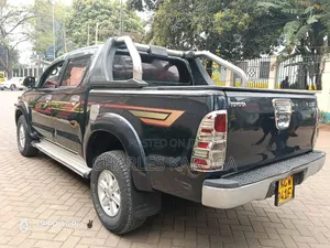 Toyota Hilux 2012 Green