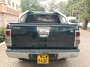 Toyota Hilux 2012 Green