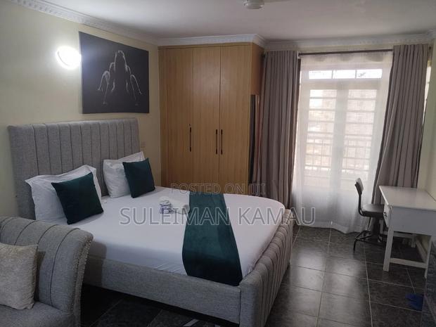 Studio Apartment - thumbnail 5