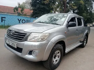 Toyota Hilux 2015 Silver