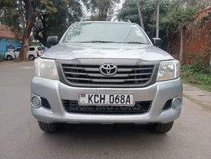 Toyota Hilux 2015 Silver