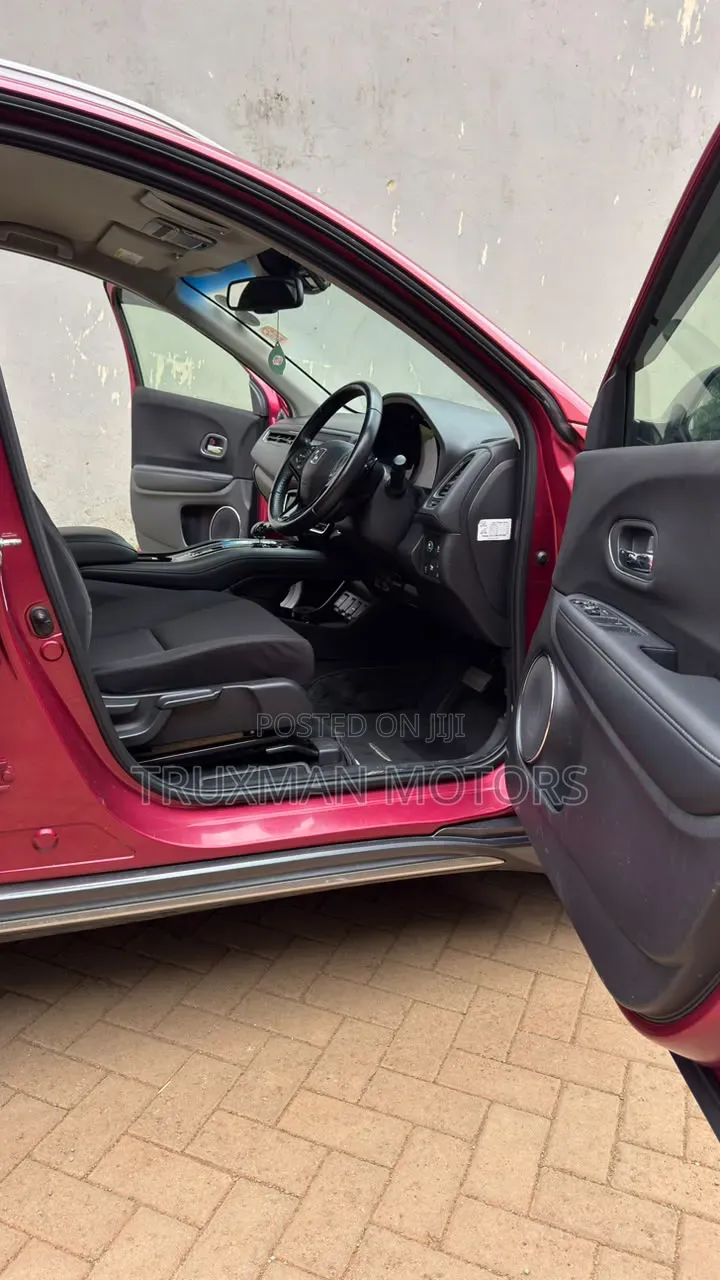 Honda Vezel 2017 Burgundy