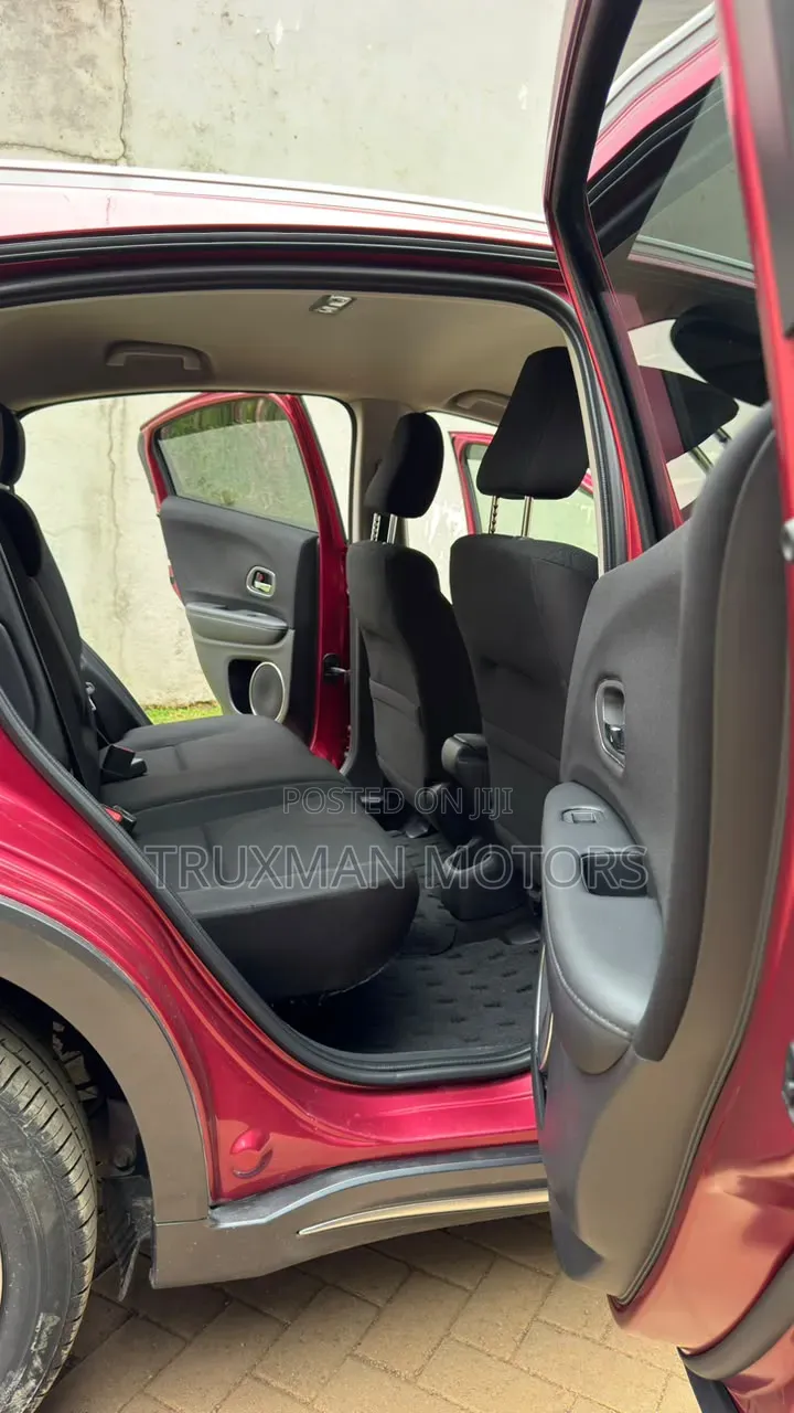 Honda Vezel 2017 Burgundy