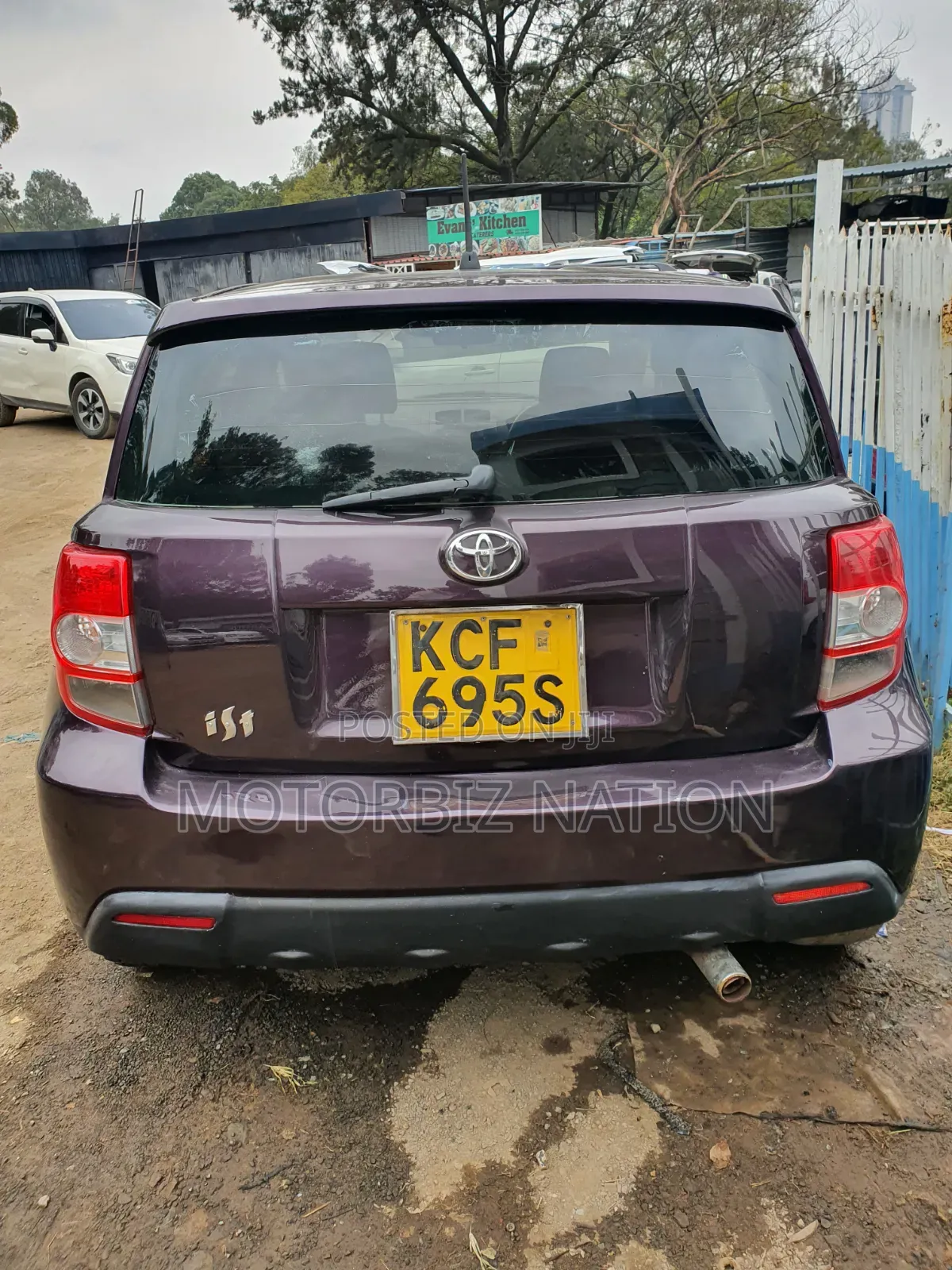 Toyota IST 2008 Maroon