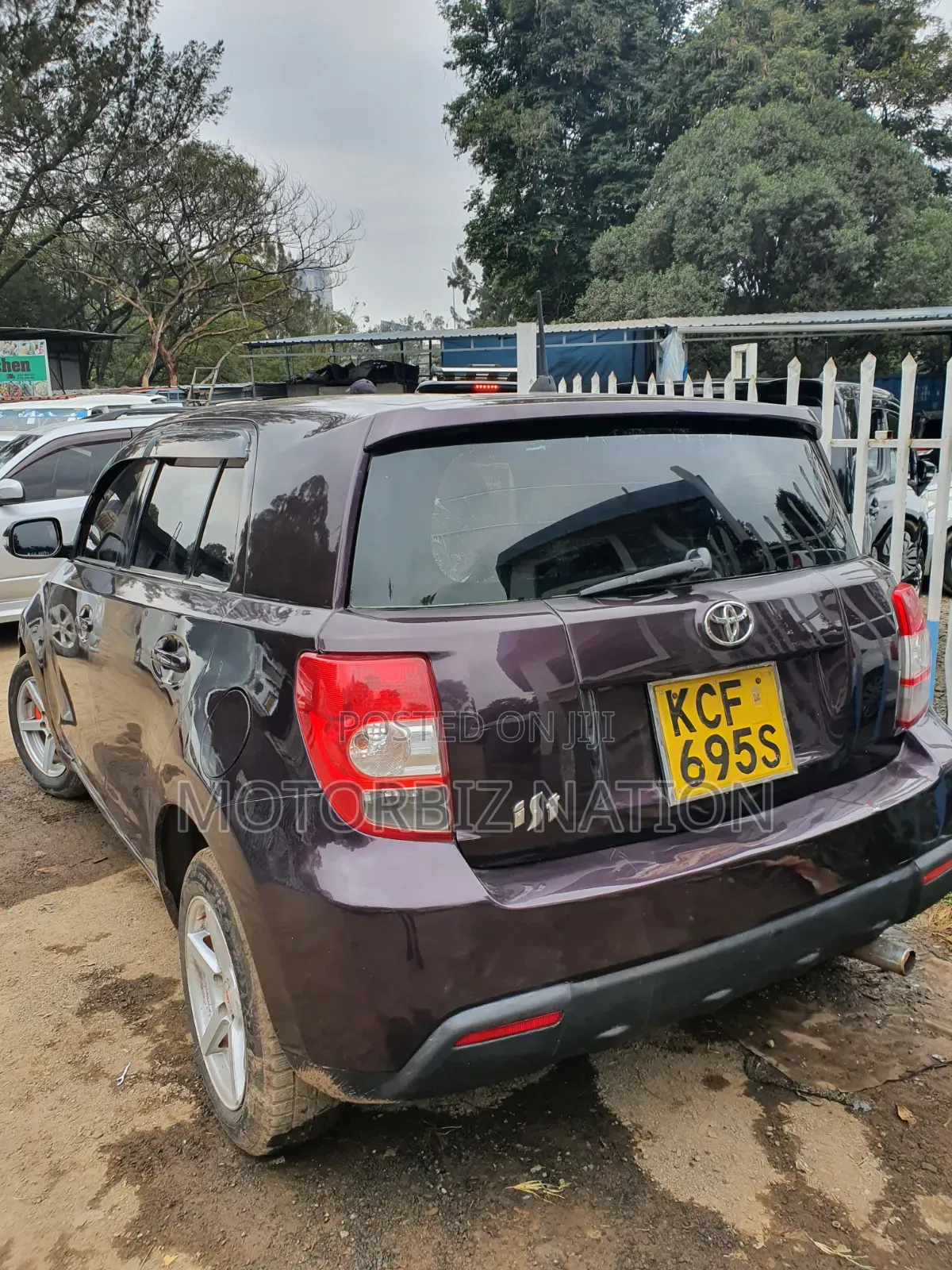 Toyota IST 2008 Maroon