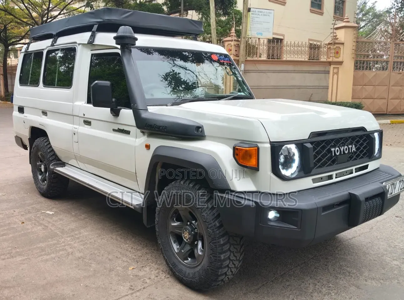 Toyota Land Cruiser 2012 White