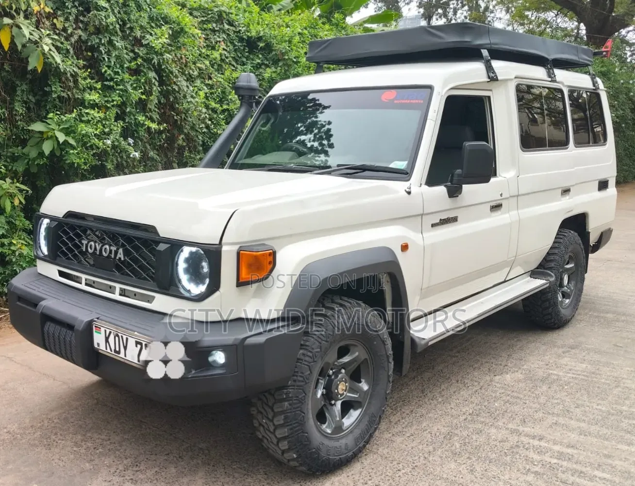 Toyota Land Cruiser 2012 White