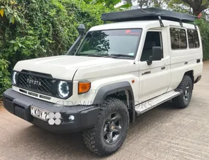 Toyota Land Cruiser 2012 White