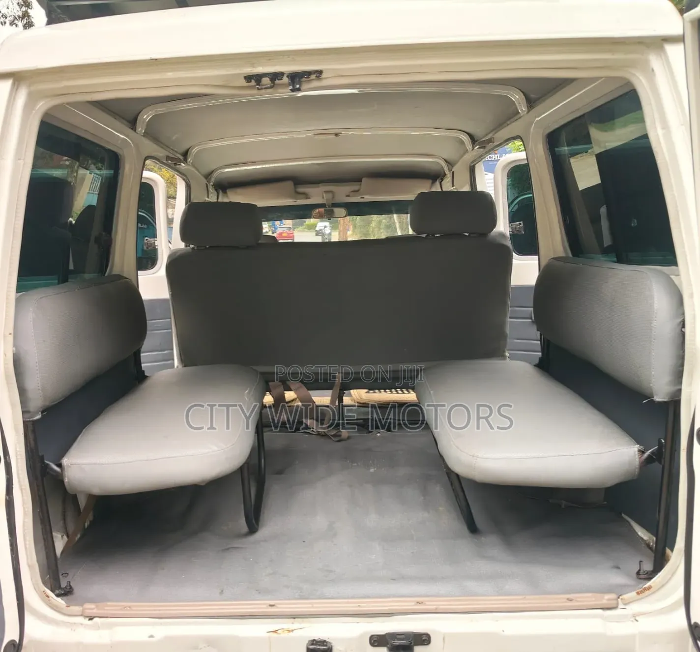 Toyota Land Cruiser 2012 White