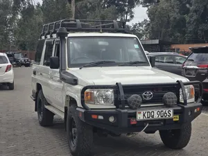 Toyota Land Cruiser 2016 Beige