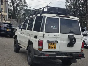 Toyota Land Cruiser 2016 Beige