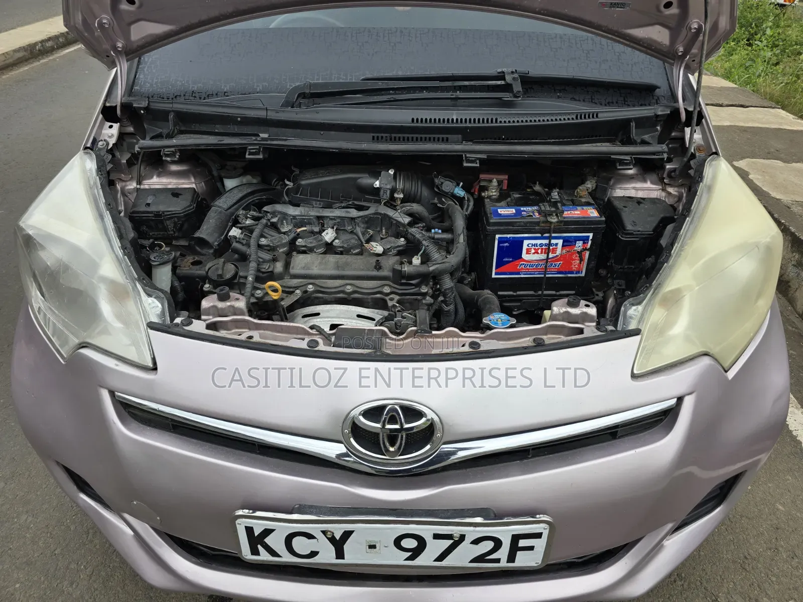Toyota Ractis 2013 Burgundy