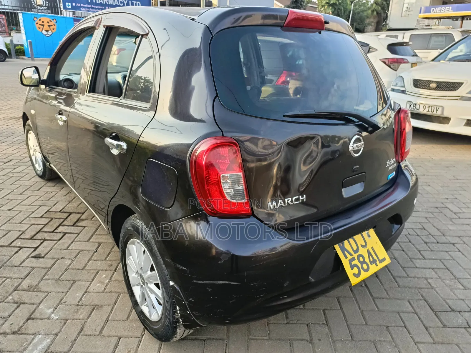 Nissan March 2015 Maroon
